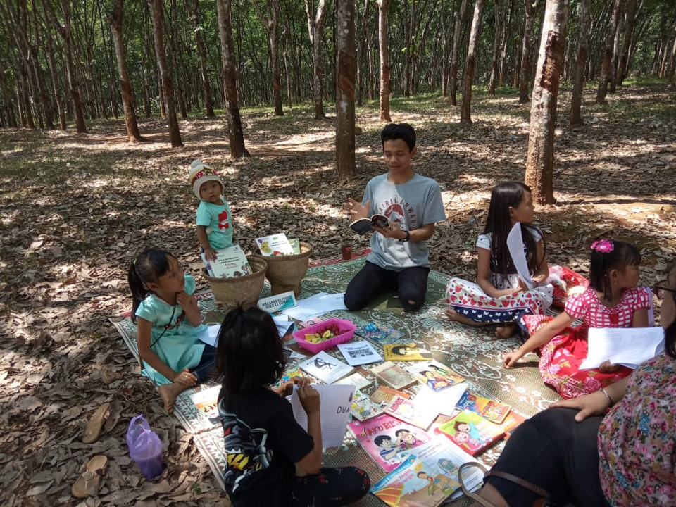 kegiatan reading group komunitas lereng medini